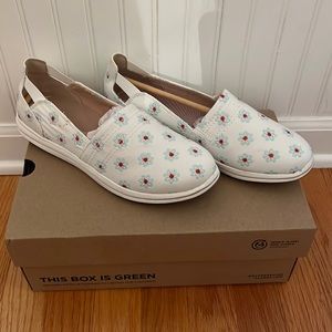 Clarks White Floral Loafers